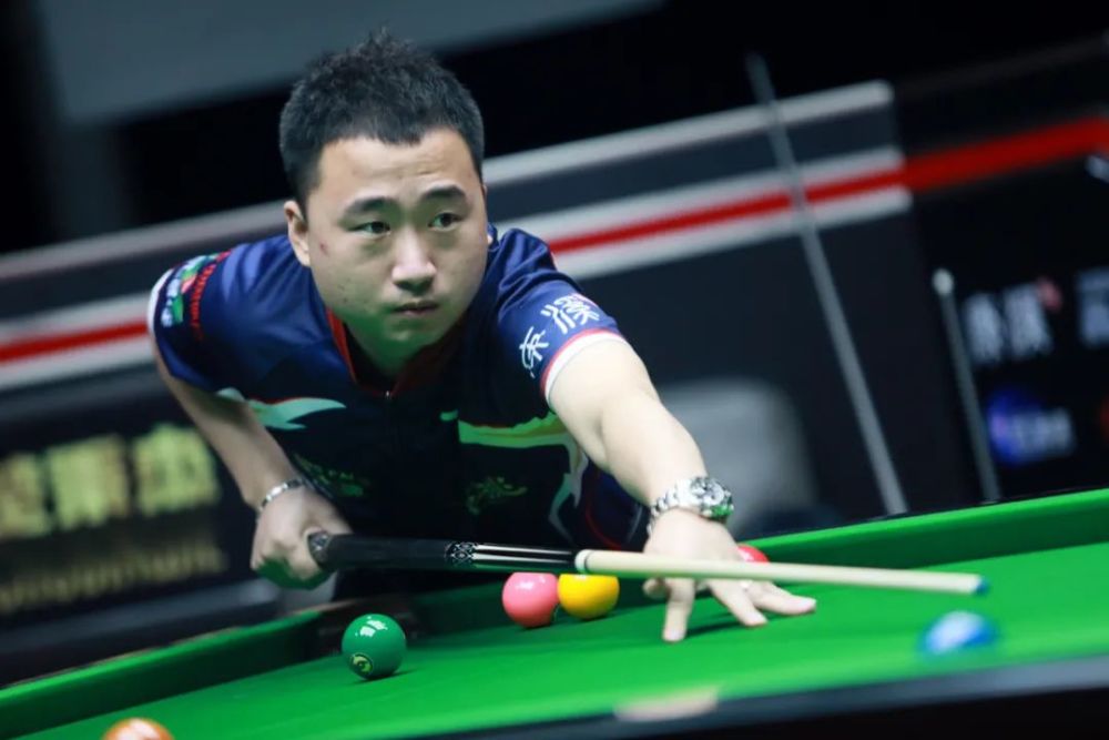 激烈的足球 激烈的足球