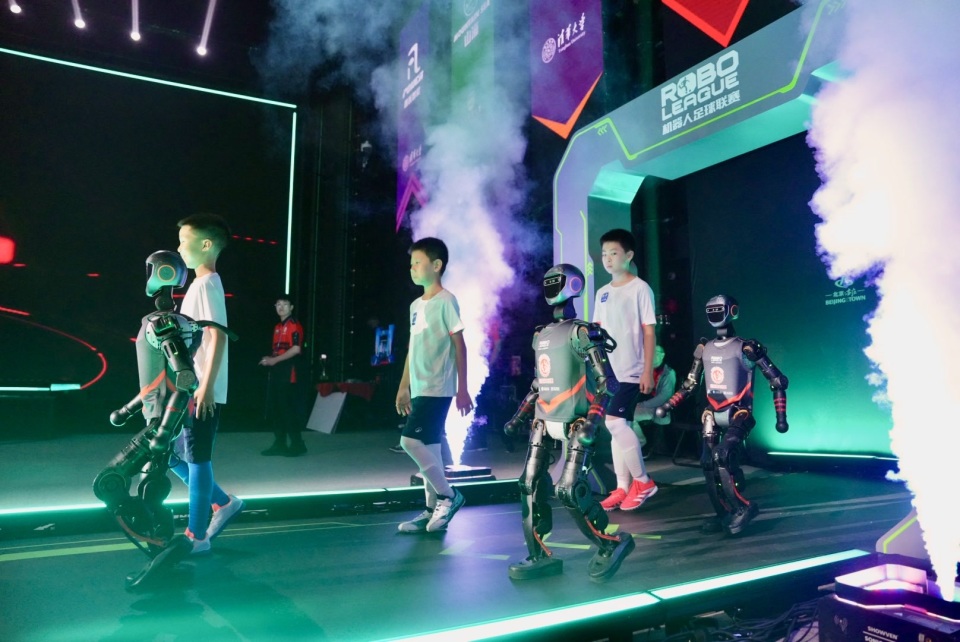 中表现出色 中表现出色